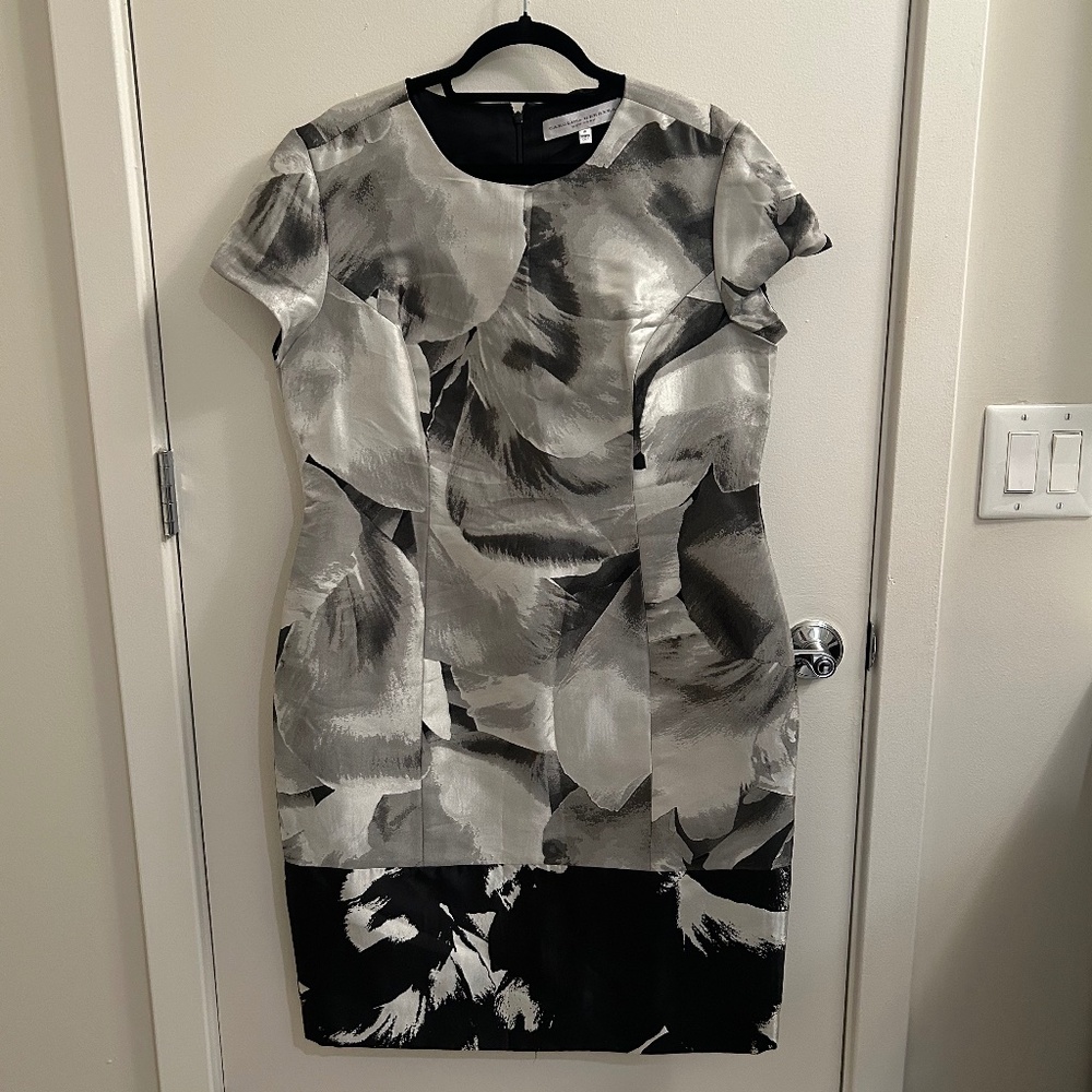 Carolina Herrera Floral Print Sheath Dress – Monochrome Workwear Size 16